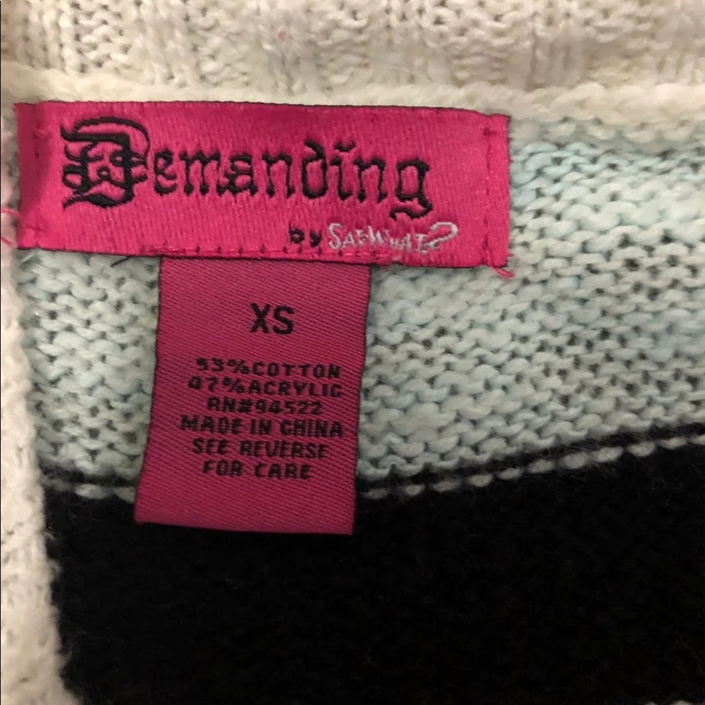 Cardigan - Picture 2 of 3